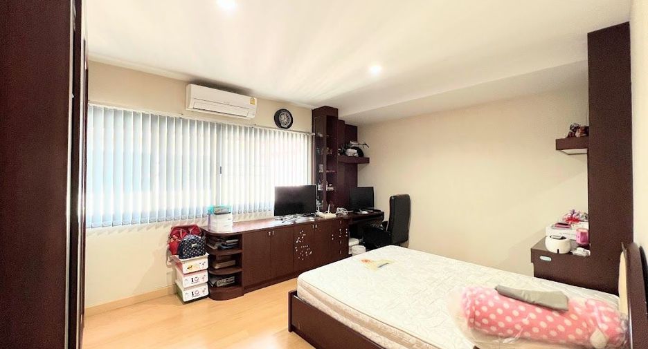 À vendre 4 chambres maison à Bang Na, Bangkok