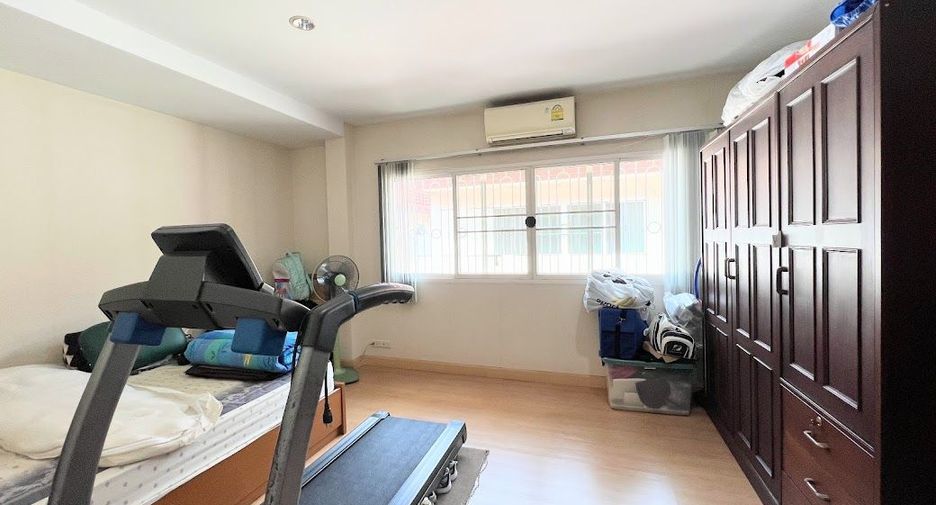 À vendre 4 chambres maison à Bang Na, Bangkok