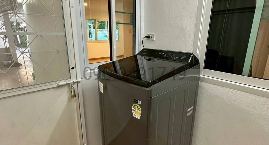 Haus zur Miete mit 3 Zimmer in Saphan Sung, Bangkok