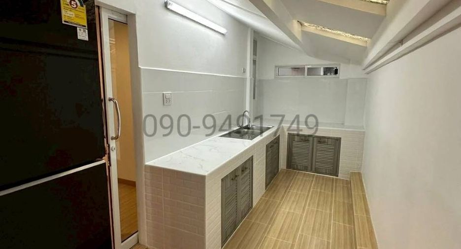 Haus zur Miete mit 3 Zimmer in Saphan Sung, Bangkok