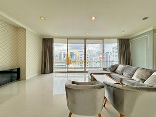 À louer 4 chambres condo à Watthana, Bangkok