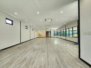 For rent 3 bedrooms house in Khlong Toei, Bangkok