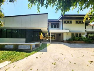 For rent 3 bedrooms house in Khlong Toei, Bangkok