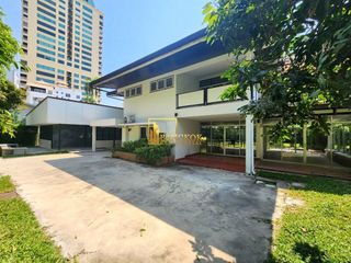 For rent 3 bedrooms house in Khlong Toei, Bangkok
