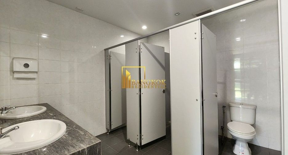 For rent 3 bedrooms house in Khlong Toei, Bangkok