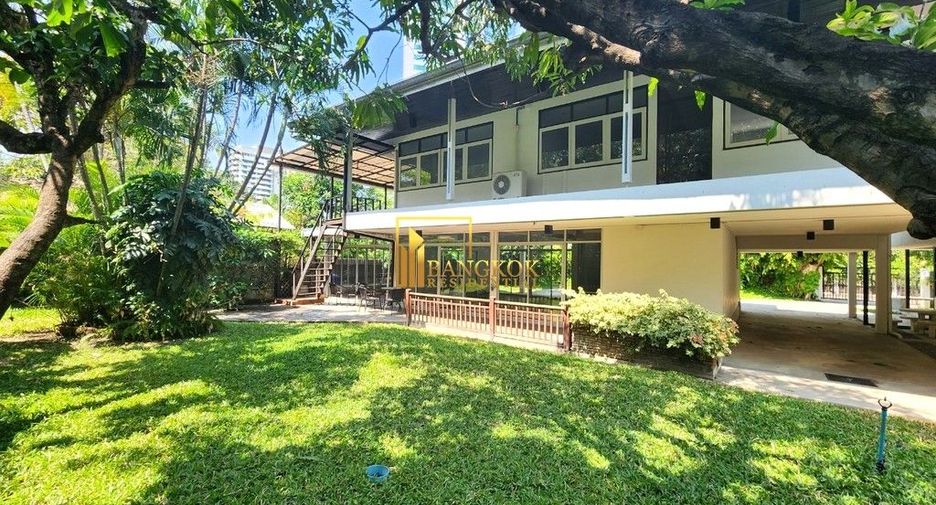 For rent 3 bedrooms house in Khlong Toei, Bangkok