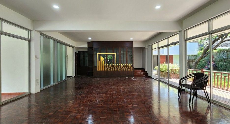 For rent 3 bedrooms house in Khlong Toei, Bangkok