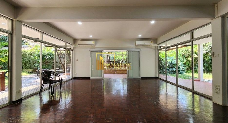 For rent 3 bedrooms house in Khlong Toei, Bangkok