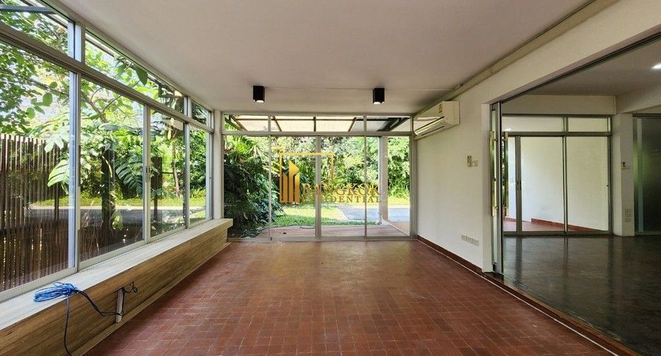 For rent 3 bedrooms house in Khlong Toei, Bangkok