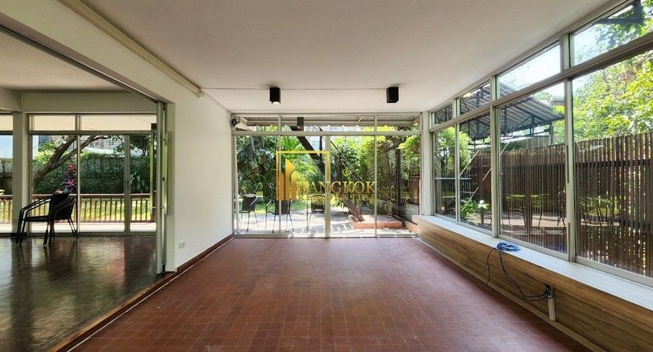 For rent 3 bedrooms house in Khlong Toei, Bangkok
