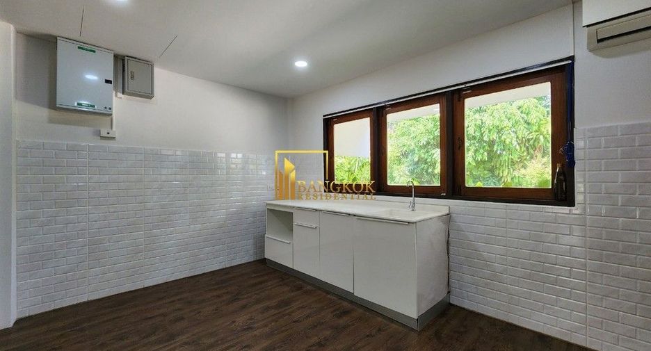 For rent 3 bedrooms house in Khlong Toei, Bangkok