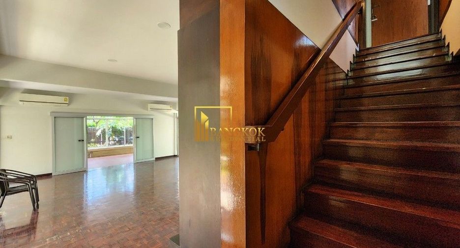 For rent 3 bedrooms house in Khlong Toei, Bangkok