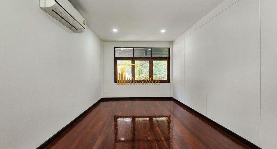 For rent 3 bedrooms house in Khlong Toei, Bangkok