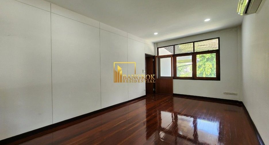 For rent 3 bedrooms house in Khlong Toei, Bangkok