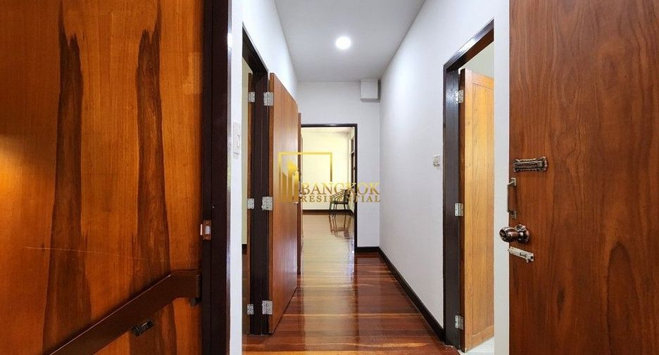 For rent 3 bedrooms house in Khlong Toei, Bangkok