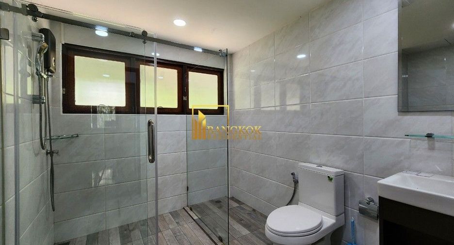 For rent 3 bedrooms house in Khlong Toei, Bangkok