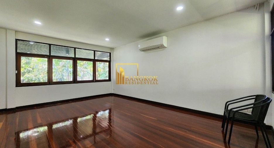 For rent 3 bedrooms house in Khlong Toei, Bangkok
