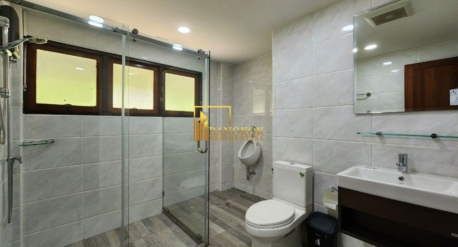 For rent 3 bedrooms house in Khlong Toei, Bangkok