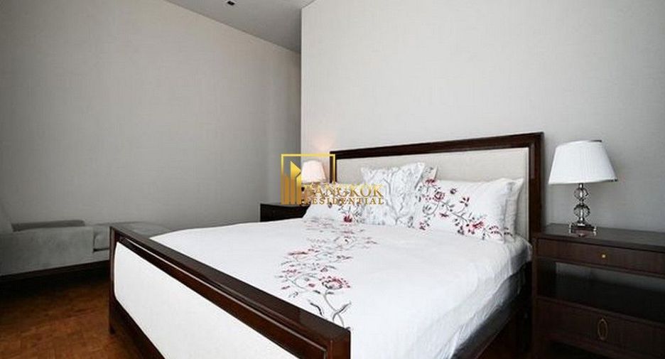 Condo en alquiler de 3 habitaciones en Sathon, Bangkok