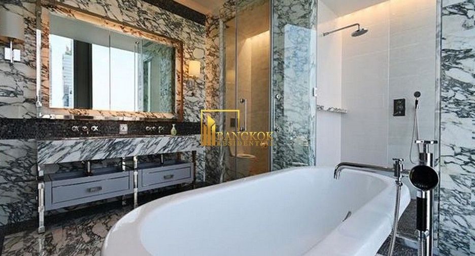 Condo en alquiler de 3 habitaciones en Sathon, Bangkok