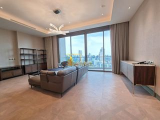 For rent 2 bedrooms condo in Khlong San, Bangkok