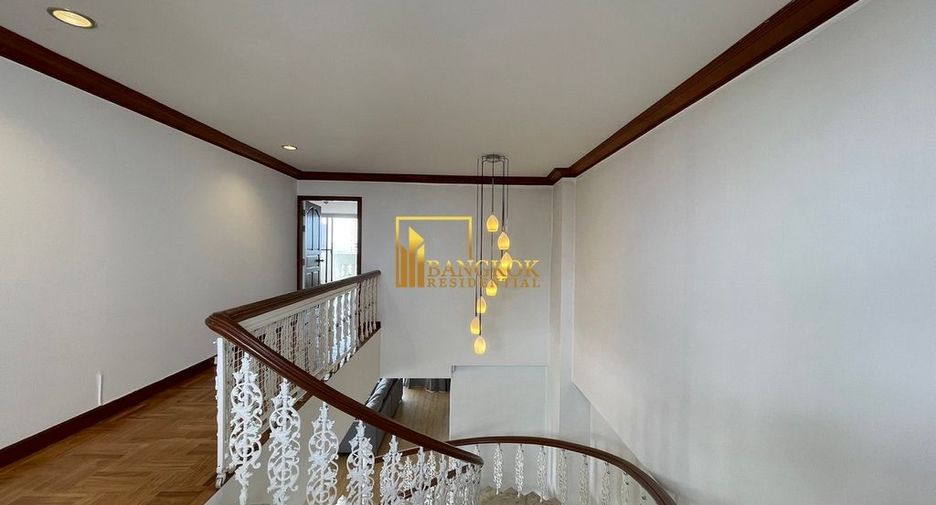 À louer 4 chambres appartement à Watthana, Bangkok