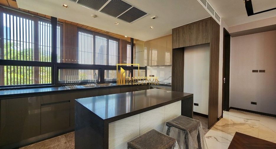 For rent 3 bedrooms apartment in Khlong Toei, Bangkok