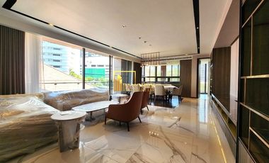 For rent 3 bedrooms apartment in Khlong Toei, Bangkok