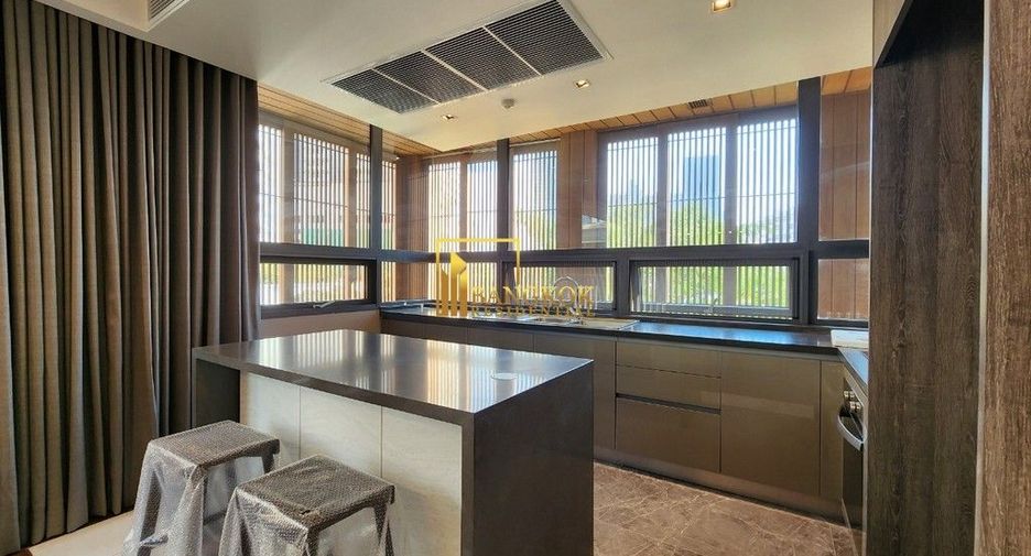 For rent 3 bedrooms apartment in Khlong Toei, Bangkok