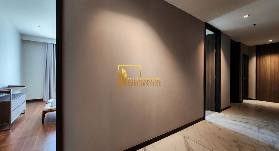 For rent 3 bedrooms apartment in Khlong Toei, Bangkok
