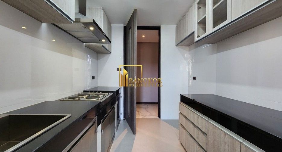 For rent 3 bedrooms apartment in Khlong Toei, Bangkok