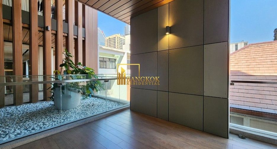For rent 3 bedrooms apartment in Khlong Toei, Bangkok