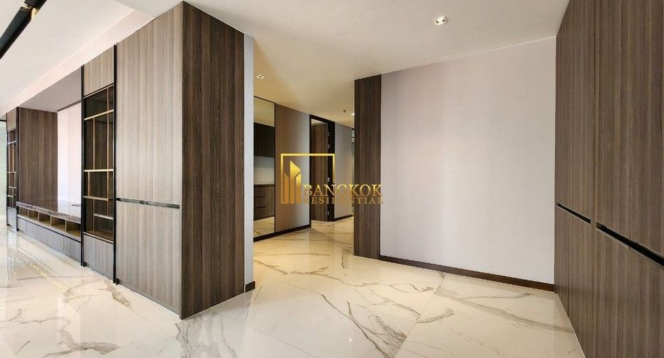 For rent 3 bedrooms apartment in Khlong Toei, Bangkok