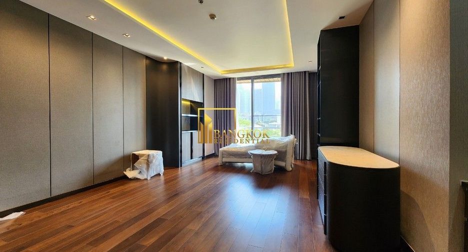 For rent 3 bedrooms apartment in Khlong Toei, Bangkok