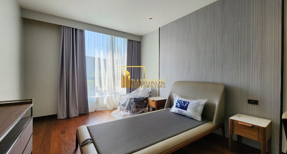 For rent 3 bedrooms apartment in Khlong Toei, Bangkok