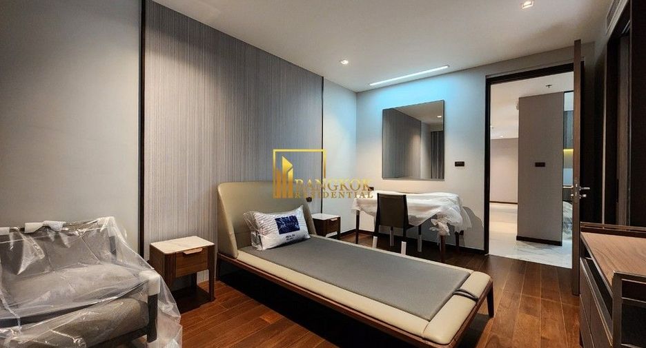For rent 3 bedrooms apartment in Khlong Toei, Bangkok