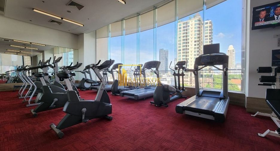 À louer 4 chambres appartement avec services à Sathon, Bangkok