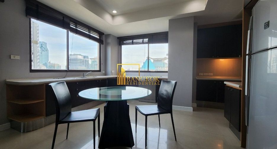 À louer 4 chambres appartement avec services à Sathon, Bangkok