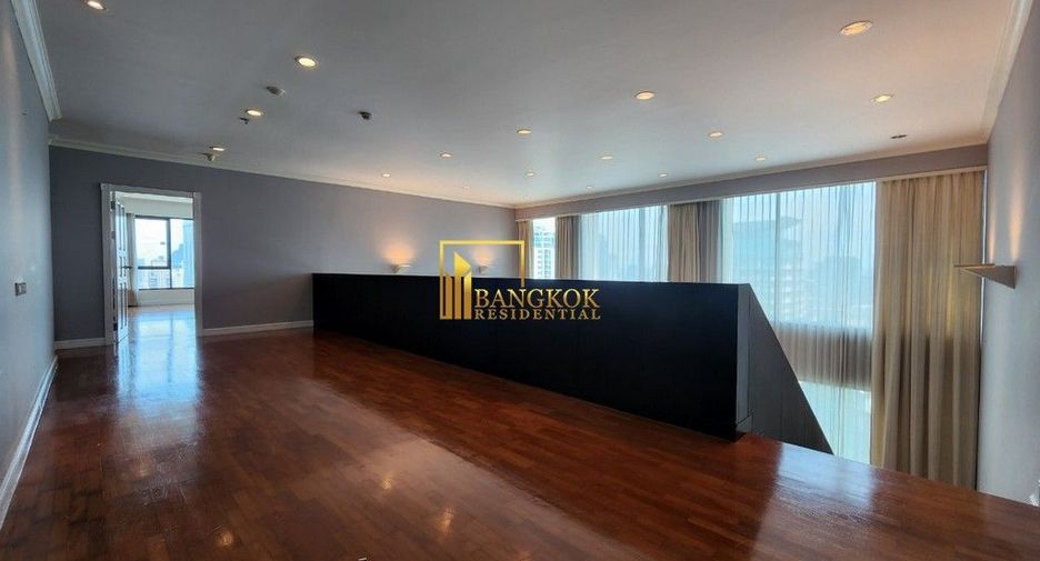 À louer 4 chambres appartement avec services à Sathon, Bangkok