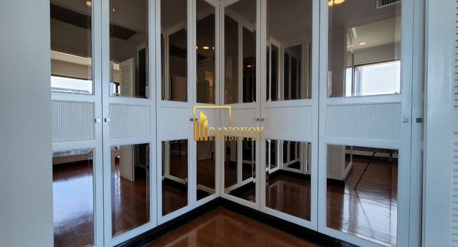 À louer 4 chambres appartement avec services à Sathon, Bangkok