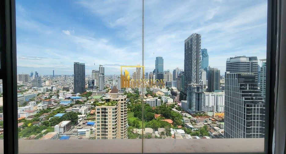À louer 4 chambres appartement avec services à Sathon, Bangkok