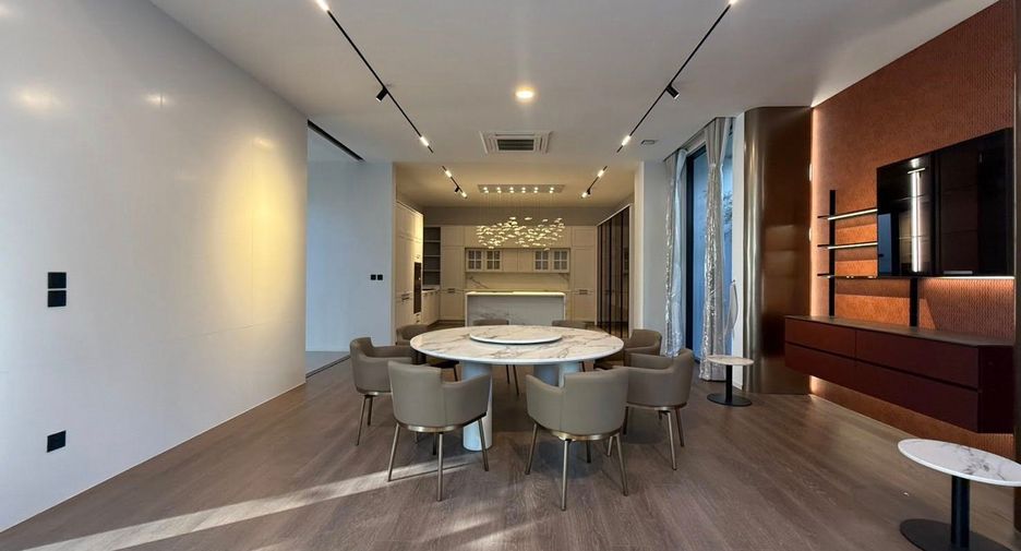 For rent 5 bedrooms house in Saphan Sung, Bangkok