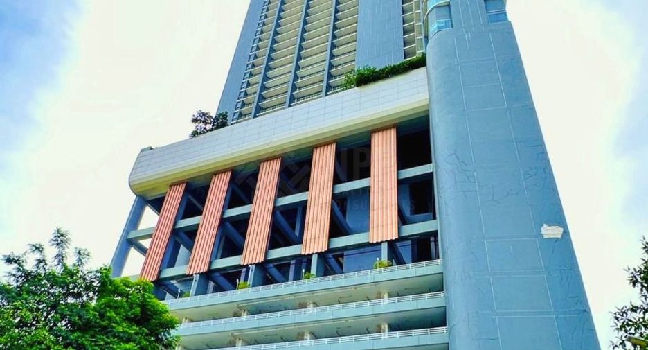 For rent 3 bedrooms condo in Bang Kho Laem, Bangkok