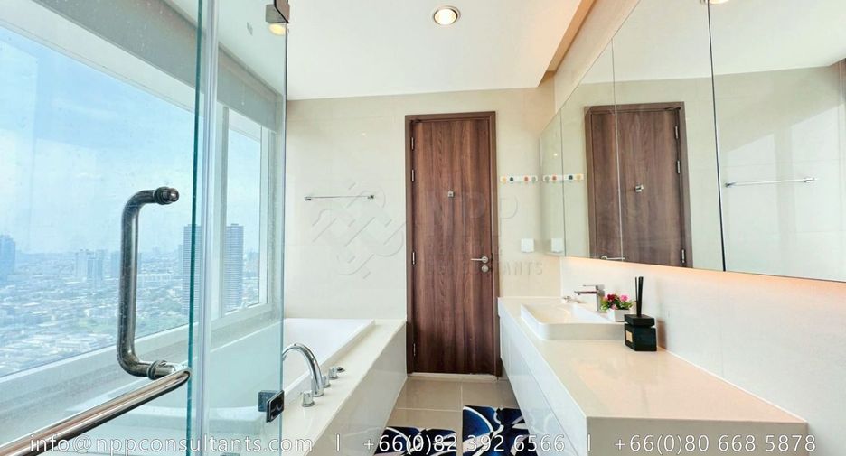 For rent 3 bedrooms condo in Bang Kho Laem, Bangkok