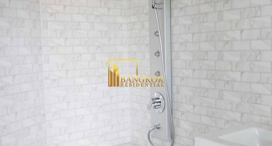 For rent 5 bedrooms house in Watthana, Bangkok