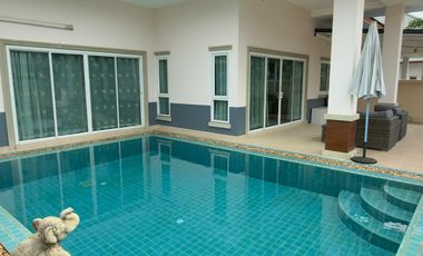 Villa en alquiler de 3 habitaciones en Bang Lamung, Chonburi