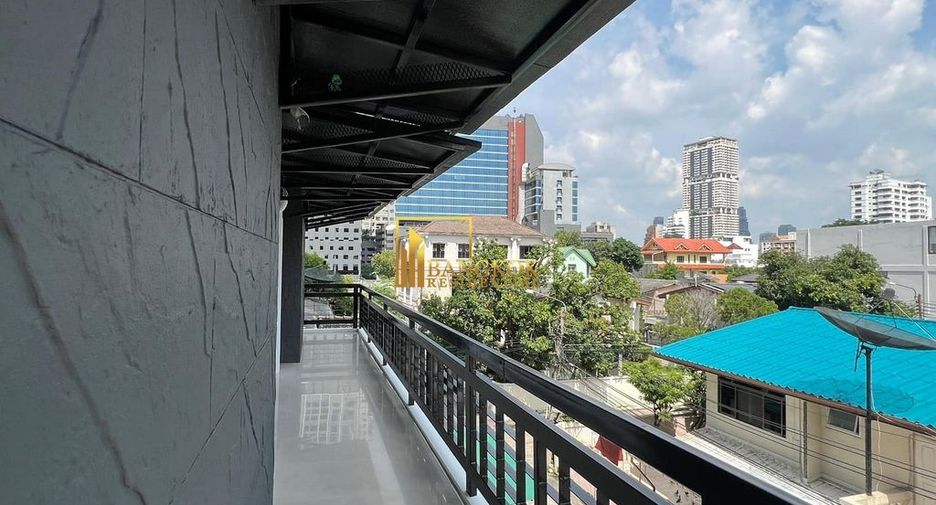 Casa en alquiler de 5 habitaciones en Khlong Toei, Bangkok