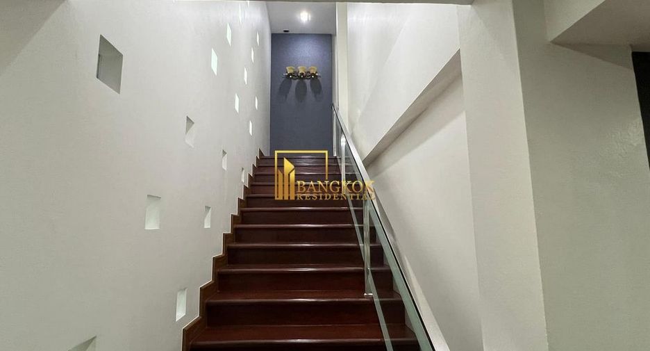 Casa en alquiler de 5 habitaciones en Khlong Toei, Bangkok