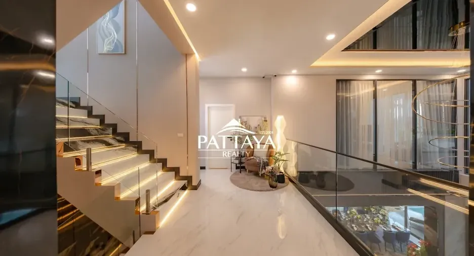 À vendre 5 chambres villa à Bang Lamung, Chonburi
