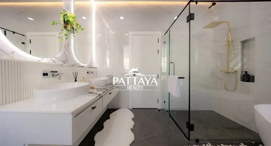 À vendre 5 chambres villa à Bang Lamung, Chonburi